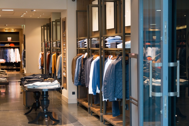 boutique-VALDEROURE-min_shop_clothes_clothing_shopping_mall_shopping_kielce_crown_poland-862477